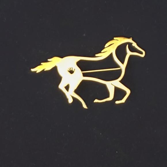 Jewelry - Horse pin silver and gold
